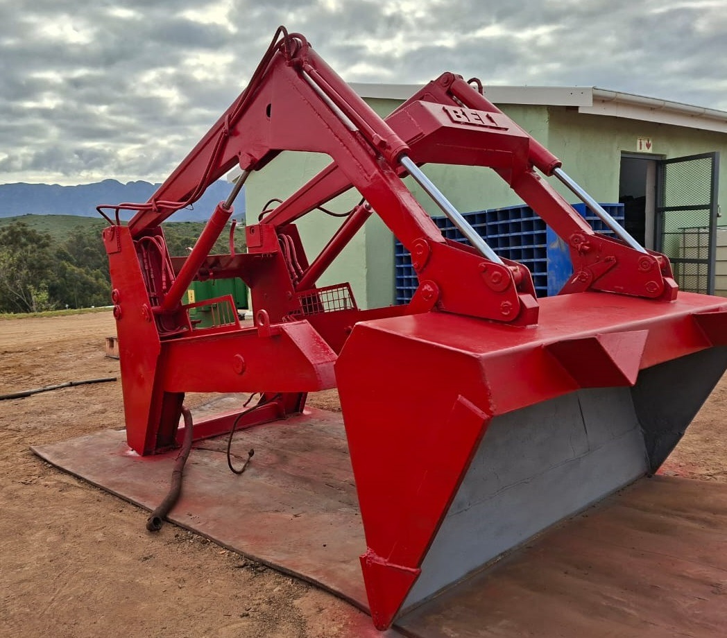 Trekker Laaigraaf Loader Attachment