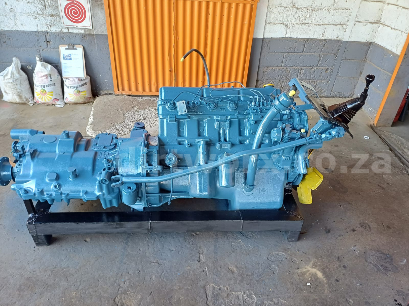 Ford 2713E Engine - Image 10