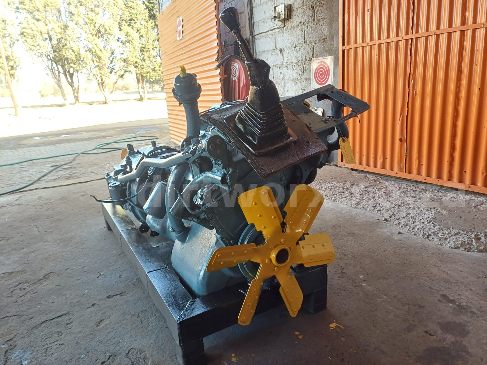 Ford 2713E Engine - Image 7