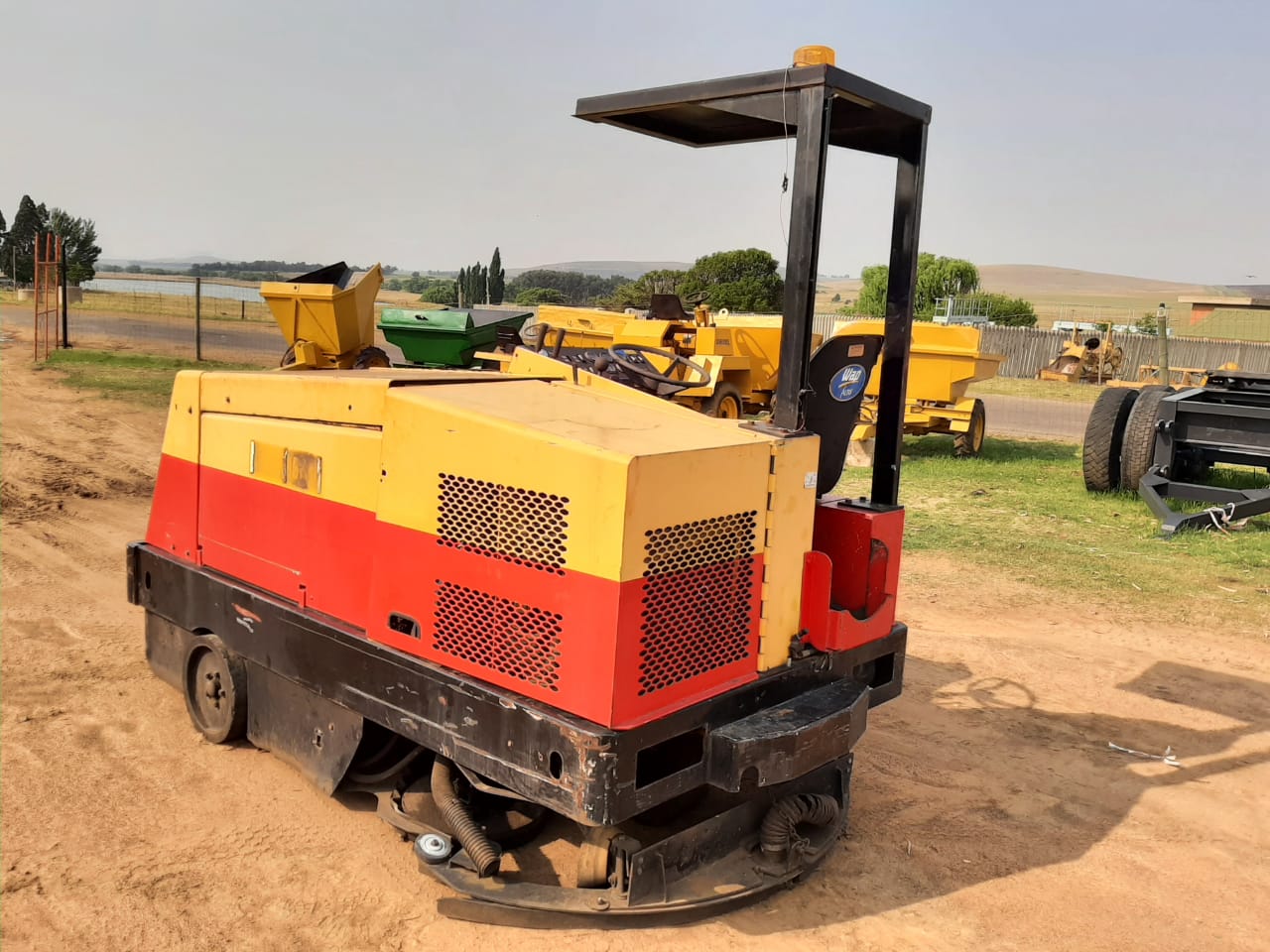 Road Broom Sweeper - Image 15