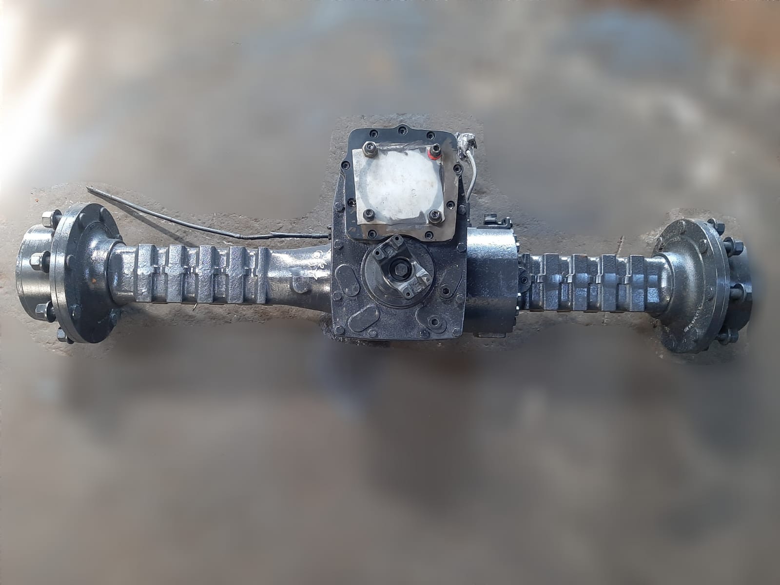 JCB 406 Front End Loader Rear Differential Axle - Image 6