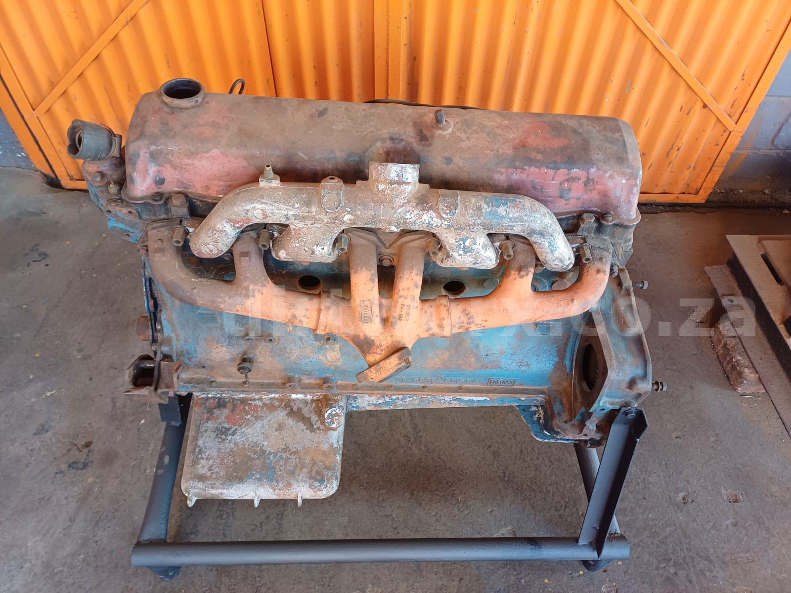 Ford 2713E Engine - Image 4