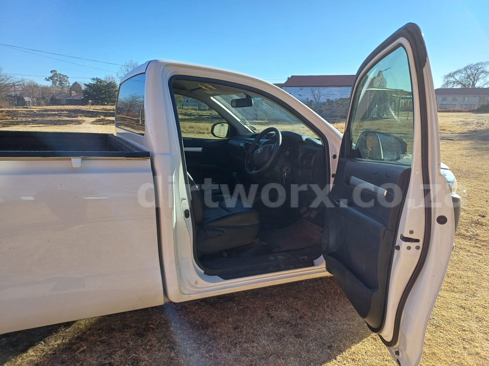 2022 Toyota Hilux 2.0 VVTi Single Cab Bakkie - Image 10