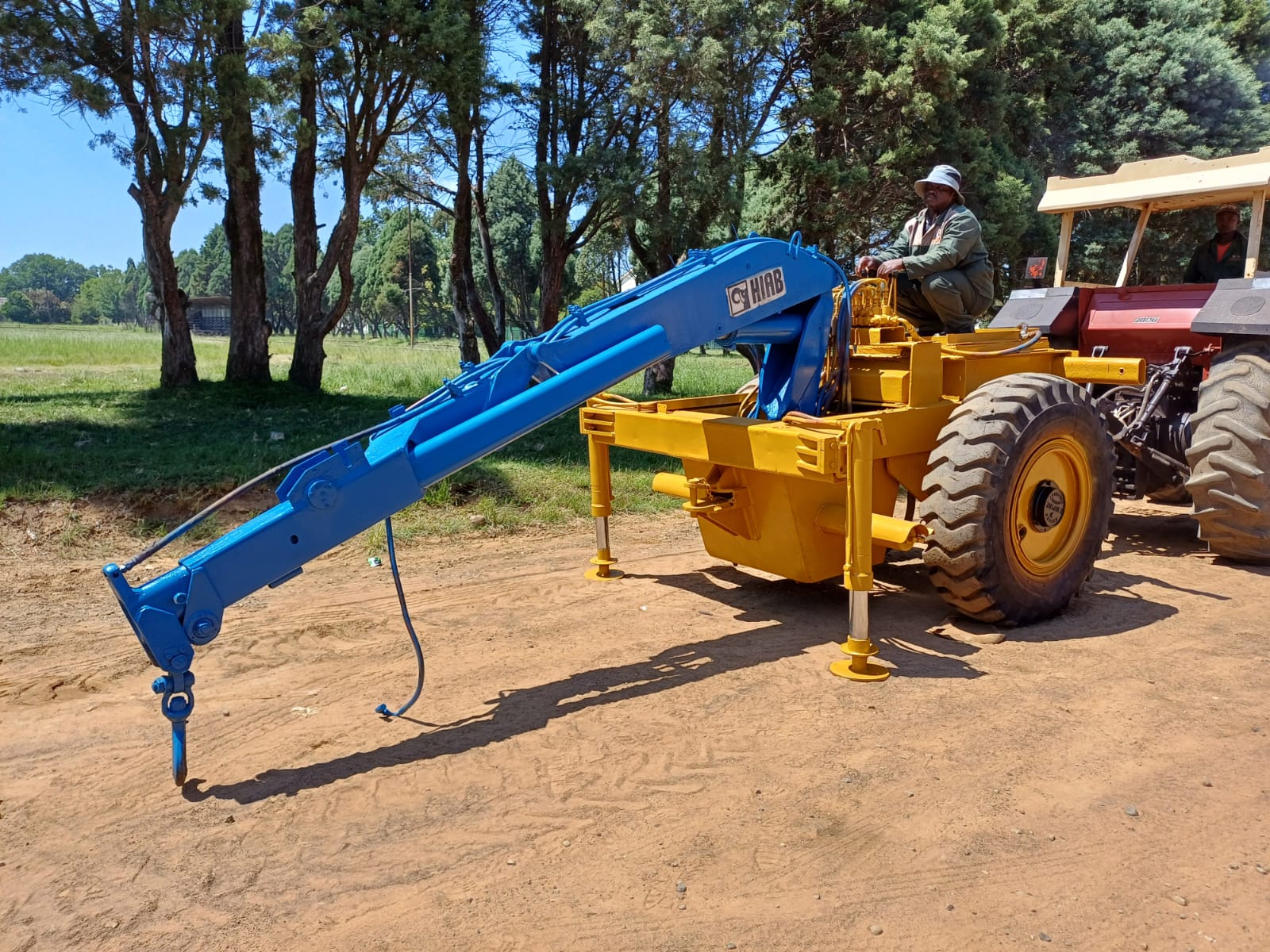 Tractor Trailer Crane 3.2 Ton - Image 11