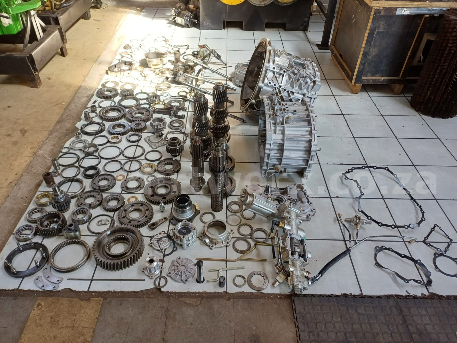 FAW J5N 420 FT Gearbox Stripped - Image 11
