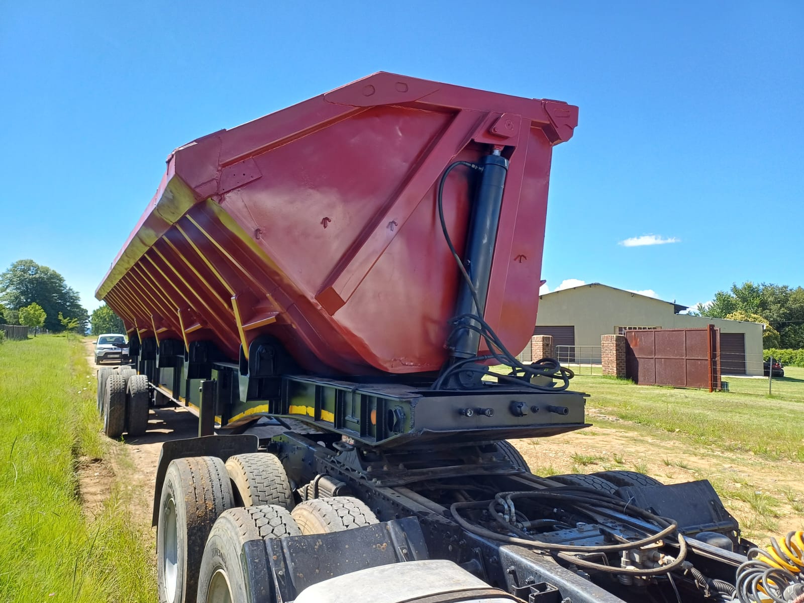 SA Truck Bodies Side Tipper Trailer - Image 9