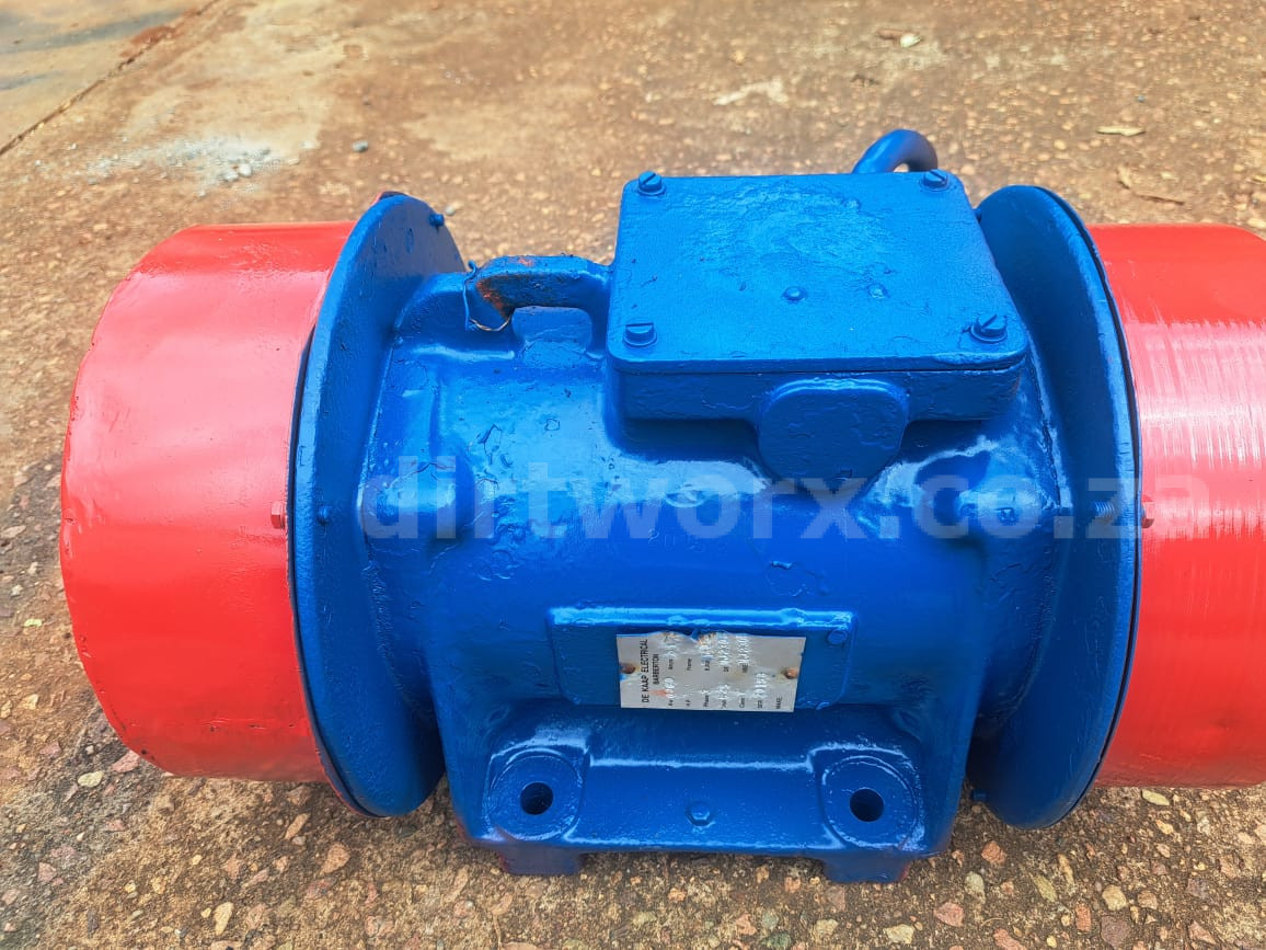 Mining Vibrating Motor 0,96kW - Image 3