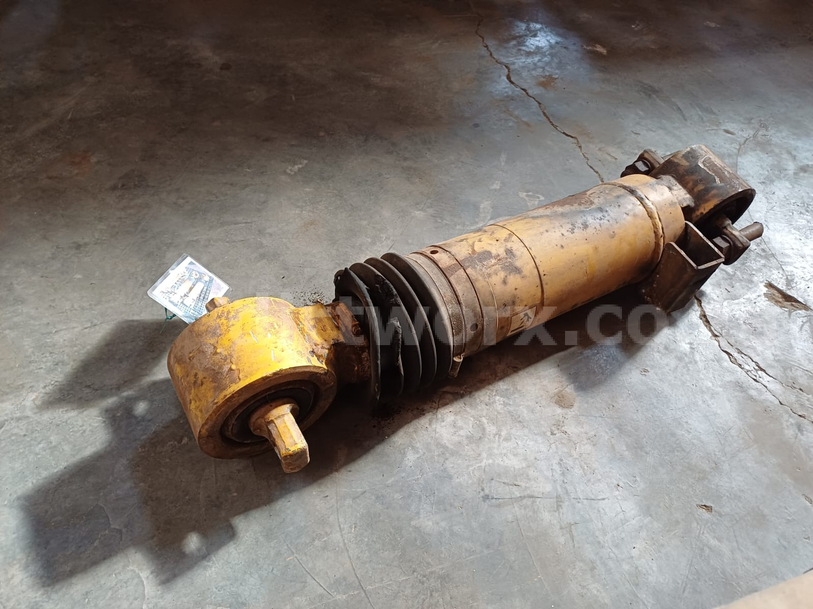 Bell B20D Front Differential Axle Strut - Image 5