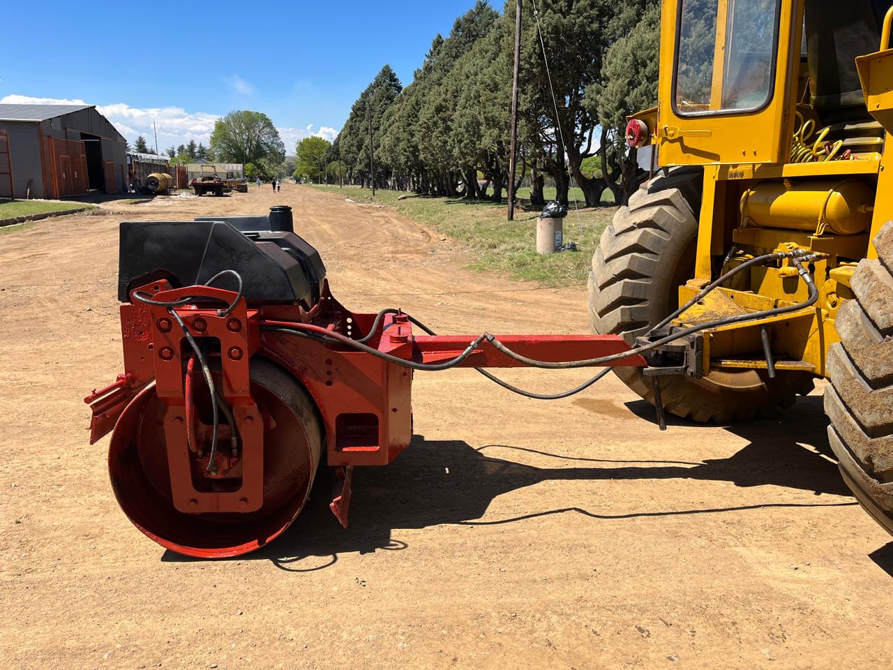 Smooth Drum Vibrating Roller - Image 8