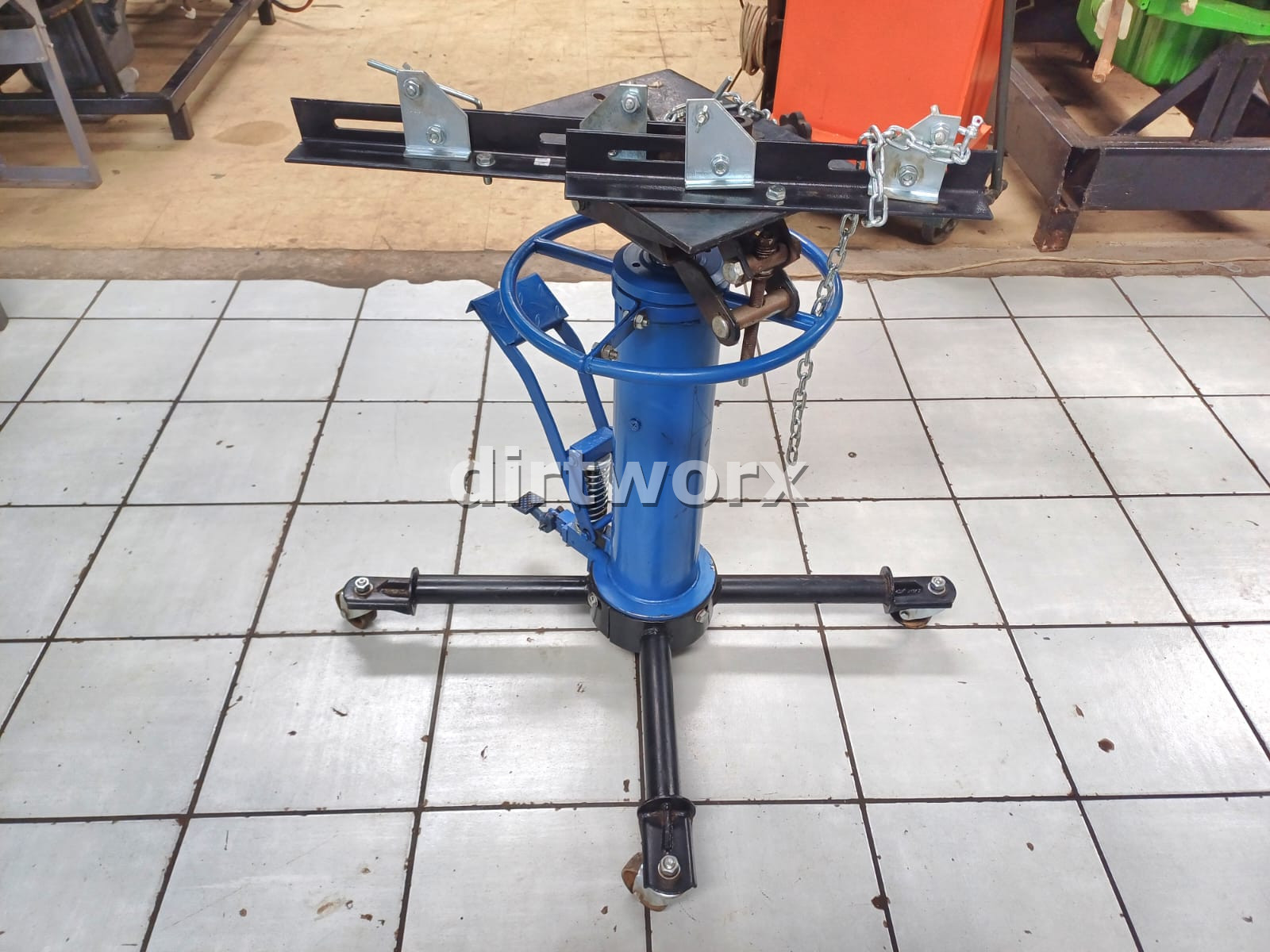 MAC AFRIC Telescopic Transmission Jack 400 kg