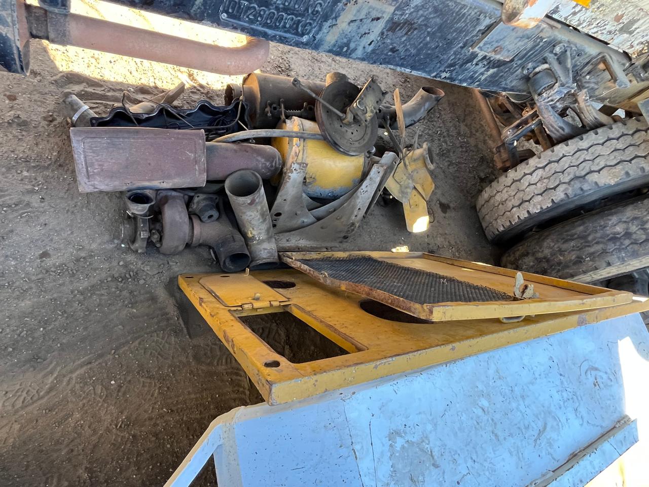 Caterpillar 936 Front End Loader - Image 14