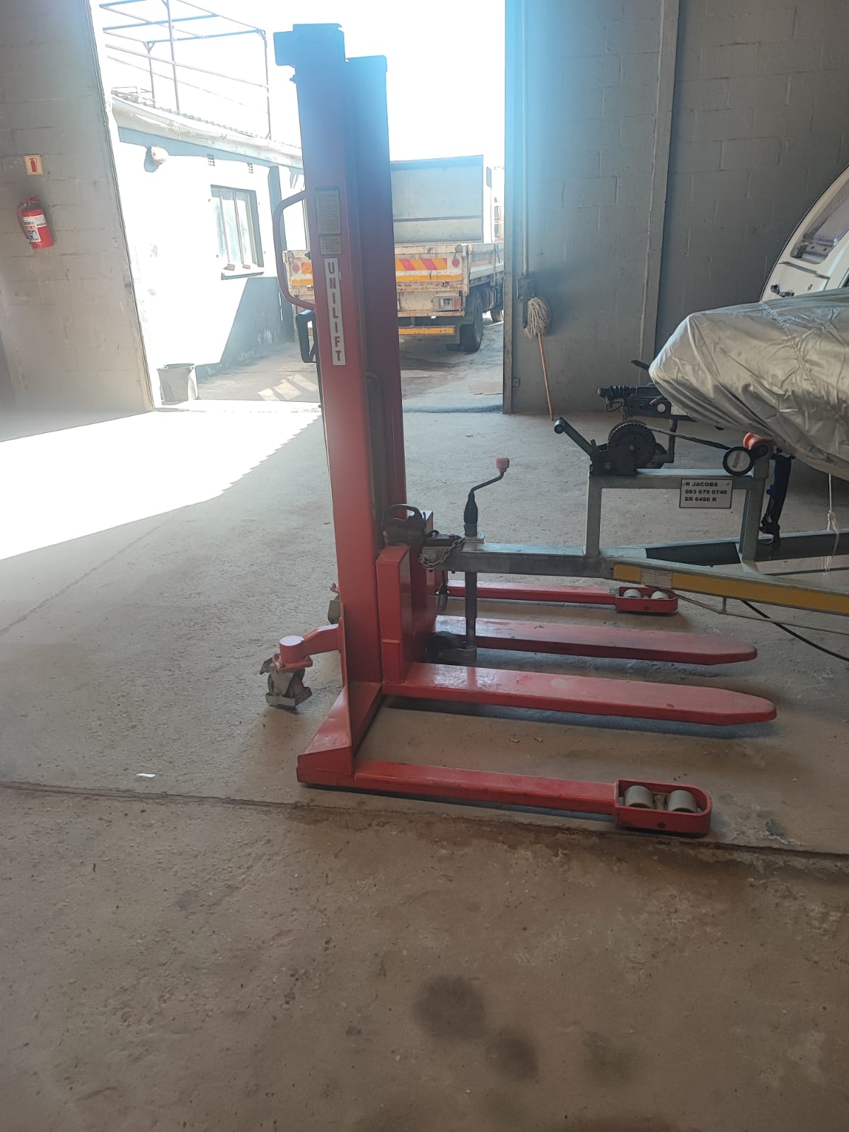 1 Ton Manual Pallet Jack Stacker - Image 7