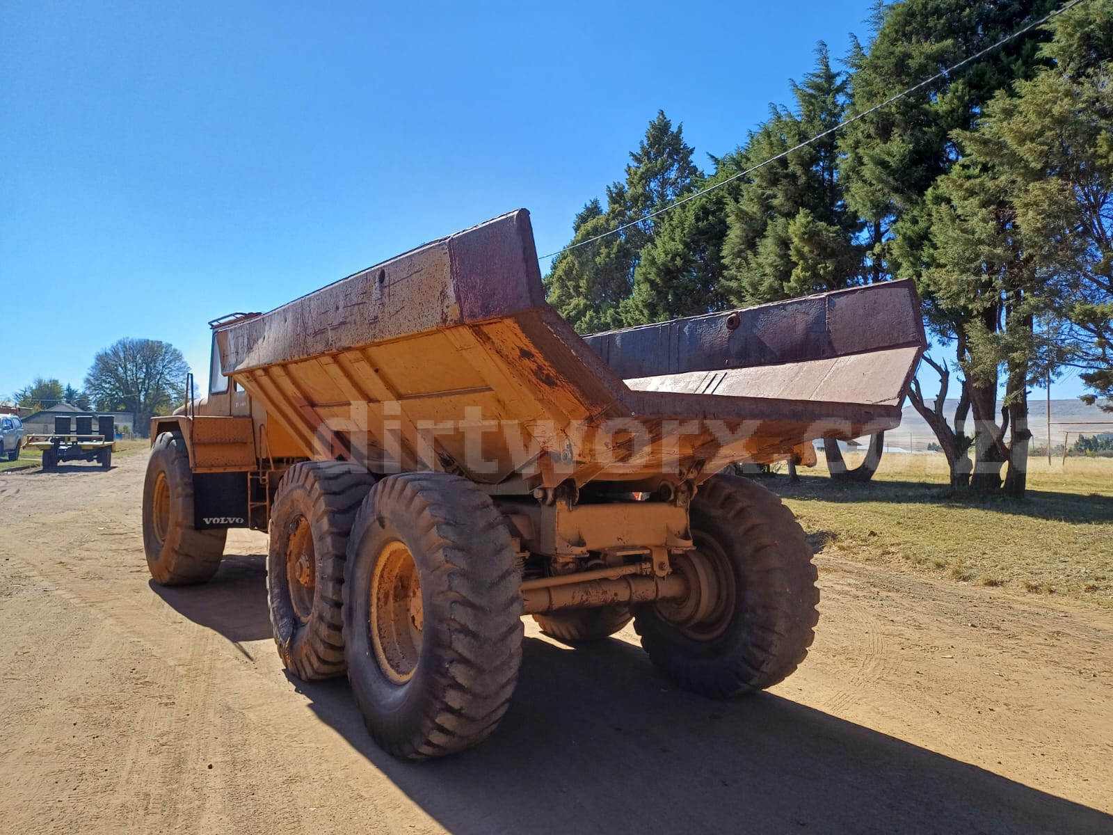Volvo BM 860 Dumper Truck - Image 9