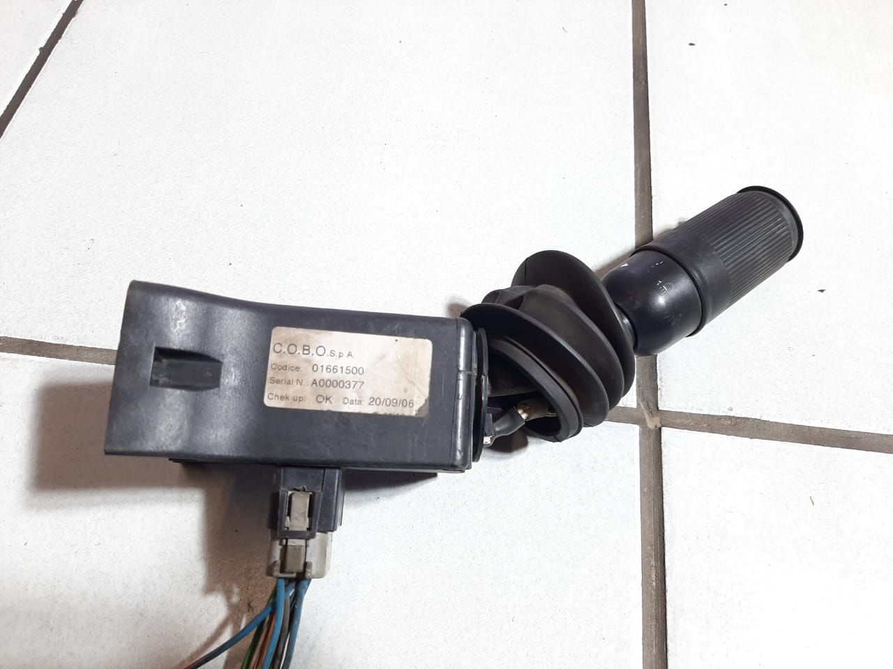 Shuttle Lever Switch Powershift Forward Reverse - Image 4