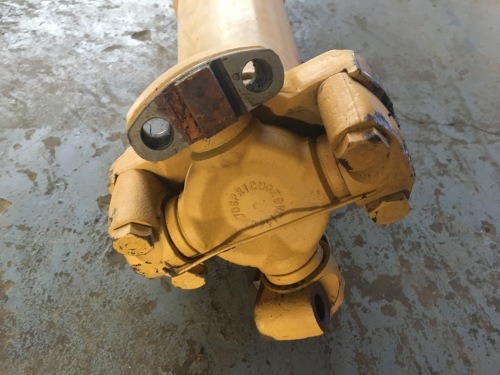 Bell B30D Spicer Propshaft - Image 2