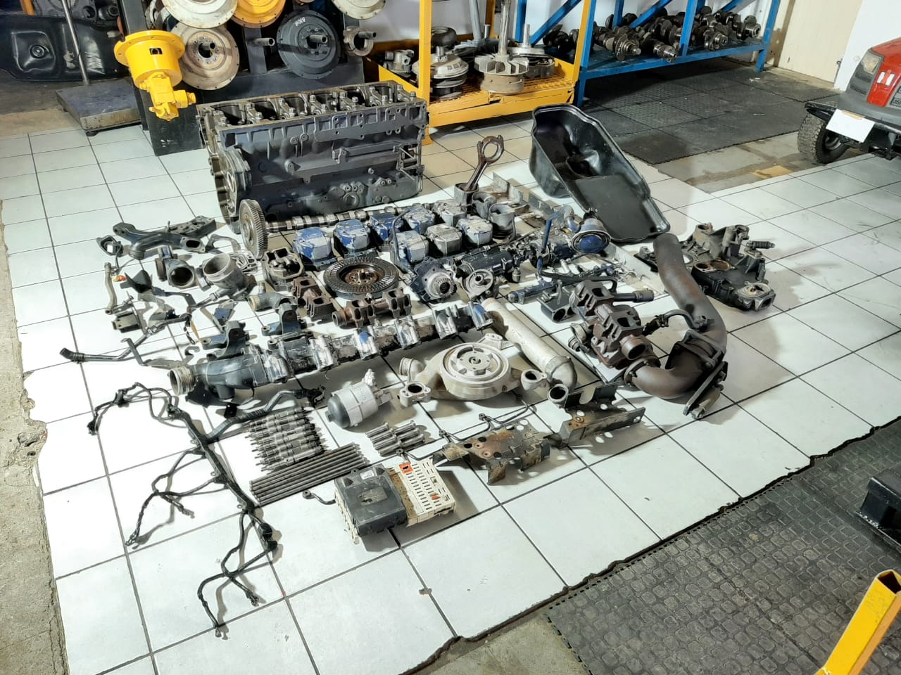 MAN D2876 LF25 Engine Spares