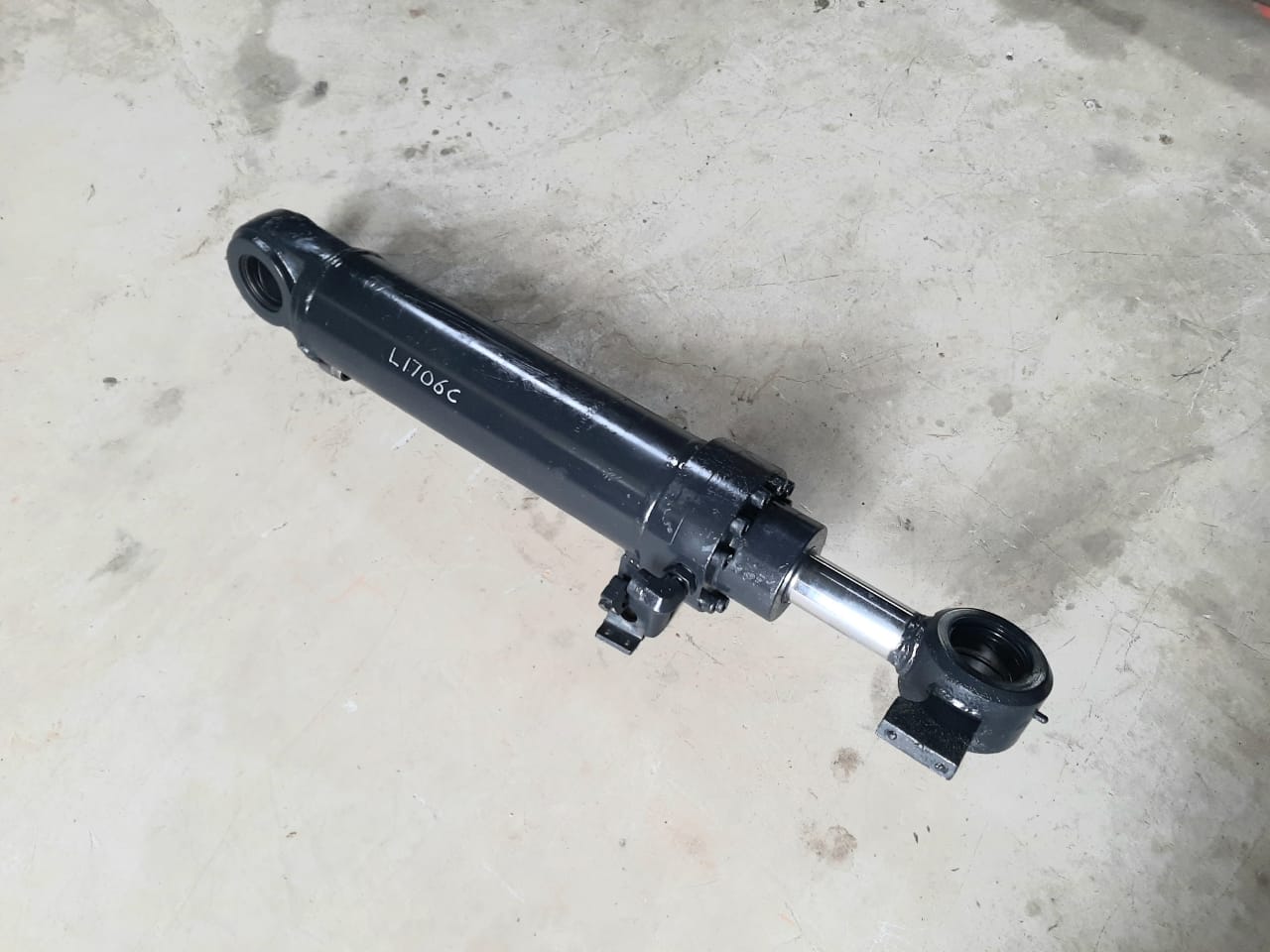 Bell L1706C Front End Loader Tilt Cylinder
